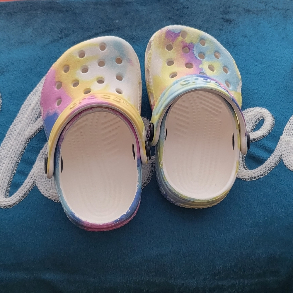 Baby Crocs - Picture 2 of 3